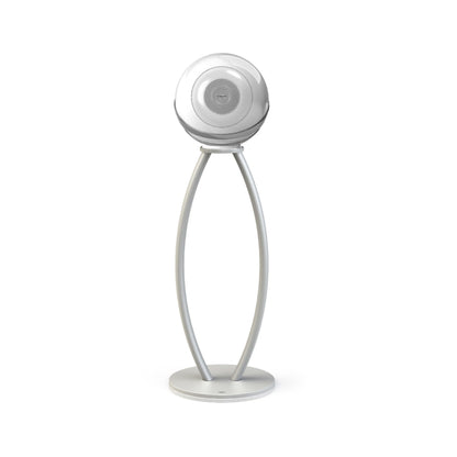 Cabasse The Pearl Aktivlautsprecher mit Standfuss Schrägansicht, Standfuss mit runder Bodenplatte, Weiss