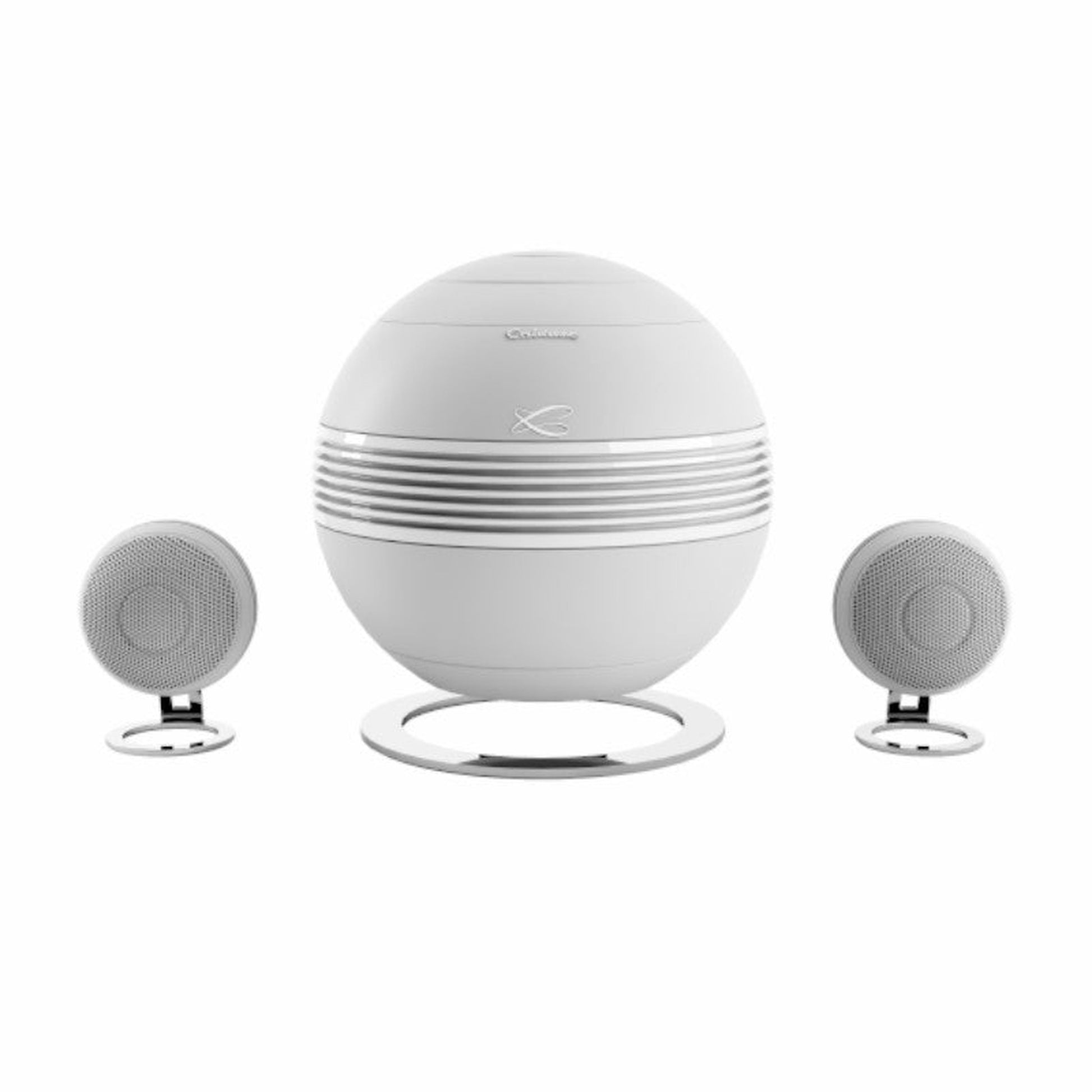 Cabasse The Pearl Keshi 2.1-System Frontansicht mit Subwoofer-Kugel und zwei Satelliten in Weiss