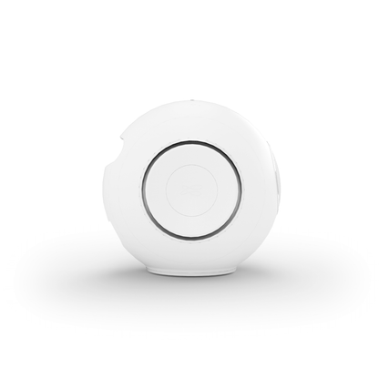 Cabasse The Pearl Myuki Aktivlautsprecher Seitenansicht mit kugelförmigem Gehäuse in Weiss