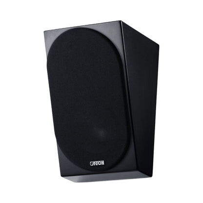 Canton AR 4 S2 Surround-Lautsprecher Schwarz Schrägansicht mit aufgesetzter Stoffabdeckung und Canton Logo