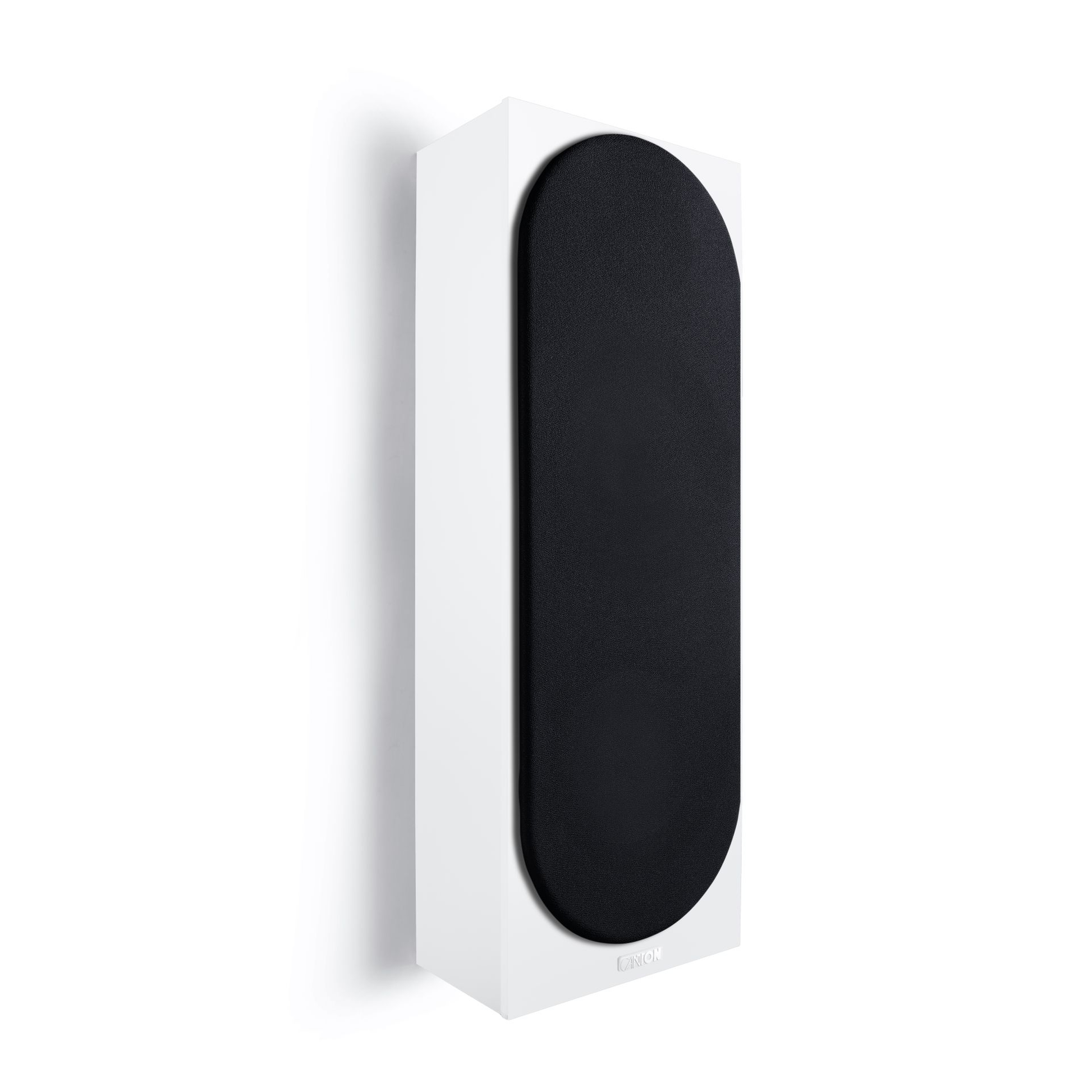 Canton GLE 15 OnWall S2 Wandlautsprecher Weiss Schrägansicht mit montierter Frontabdeckung an der Wand
