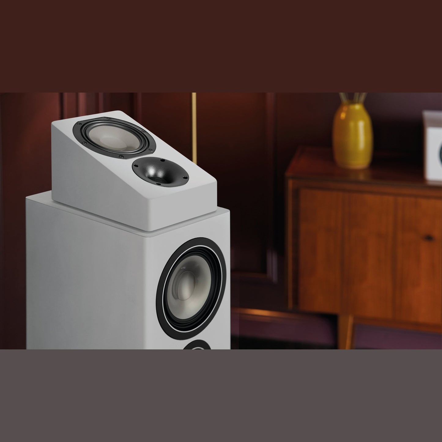 Canton Townus AR 5 Dolby Atmos Lautsprecher Weiss Lifestyle als Aufsatzmodul auf einem Standlautsprecher