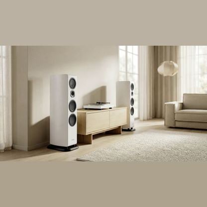 Canton Vento 101 Standlautsprecher Weiss Lifestyle im Wohnraum am Sideboard