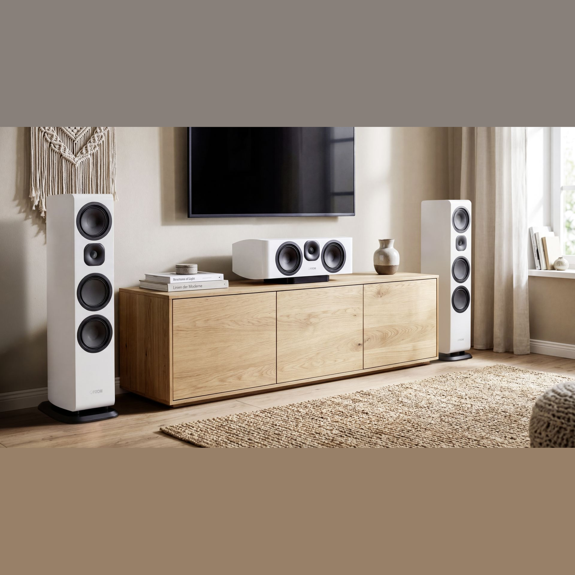 Canton Vento 51 Center-Lautsprecher Weiss Lifestyle im Wohnzimmer unter dem Fernseher