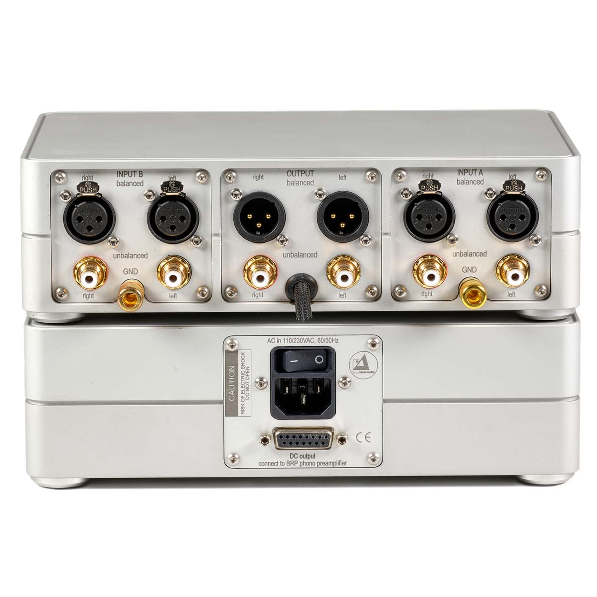 Clearaudio Balance Reference Phono-Vorverstärker Rückansicht mit XLR- und Cinch-Anschlüssen Input A und B