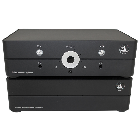 Clearaudio Balance Reference Phono-Vorverstärker Schwarz Frontansicht mit Netzteil und Lautstärkering
