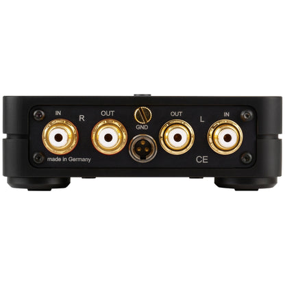 Clearaudio Basic V2 Phono-Vorverstärker Schwarz Anschlussfeld mit vergoldeten Cinch-Buchsen und Masseanschluss