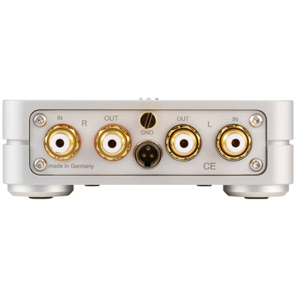 Clearaudio Basic V2 Phono-Vorverstärker Silber Anschlussfeld mit vergoldeten Cinch-Buchsen und Masseanschluss