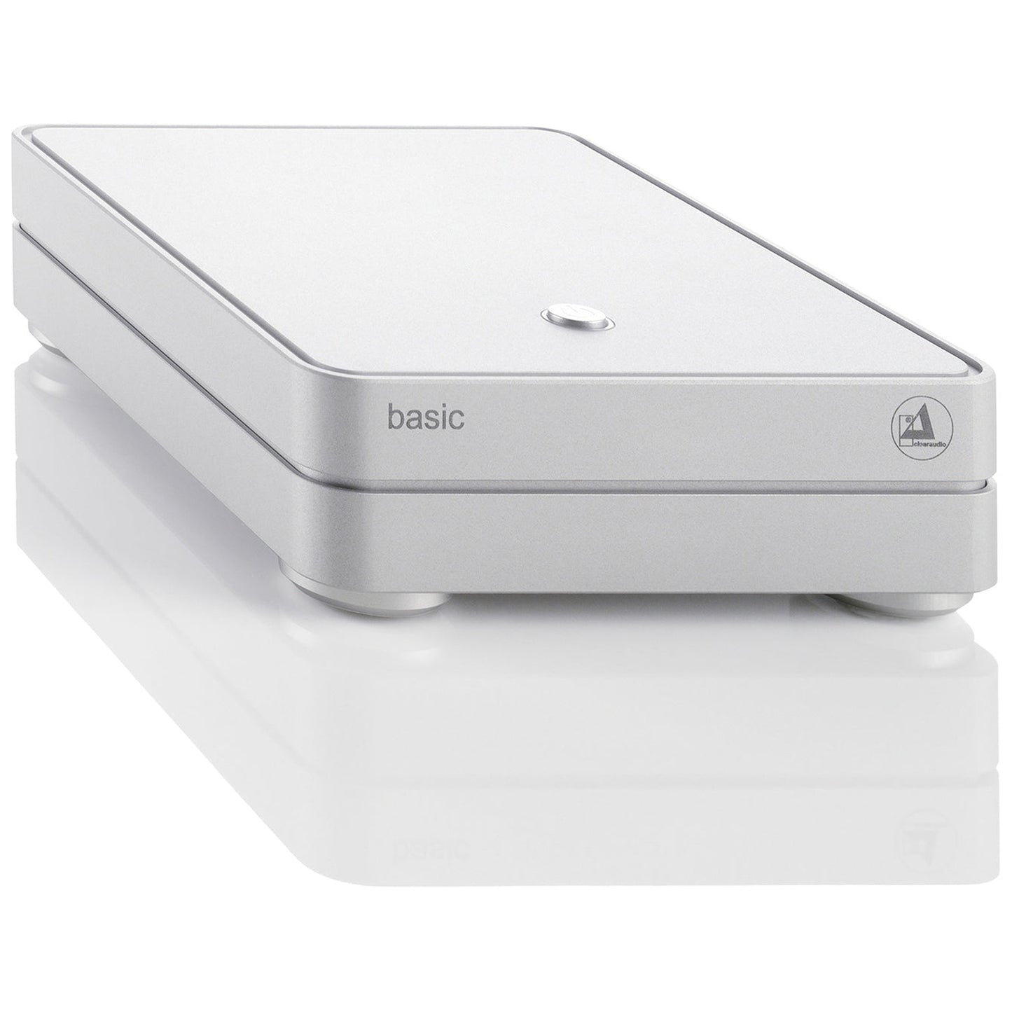 Clearaudio Basic V2 Phono-Vorverstärker Silber Schrägansicht mit Ein-Aus-Taster auf der Deckplatte