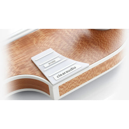 Clearaudio Celebrity Al Di Meola Plattenspieler Detailansicht Typenschild mit Seriennummer, Holzzarge