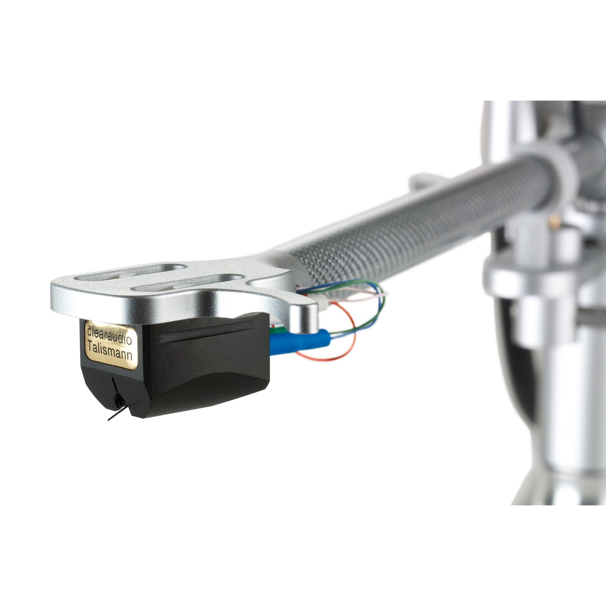 Clearaudio Clarify 9-Zoll-Tonarm Detailansicht Headshell mit montiertem Tonabnehmer und Innenverkabelung