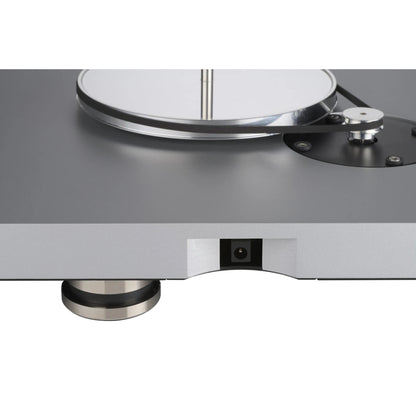 Clearaudio compass Plattenspieler Anschlussfeld mit DC-Netzbuchse und Gerätefuss, Silber