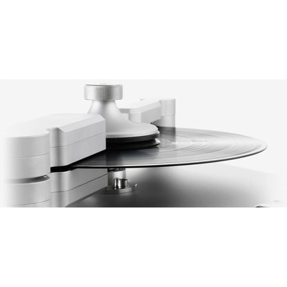 Clearaudio Double Matrix Professional Sonic Plattenwaschmaschine Detailansicht Plattenteller mit Schallplatte