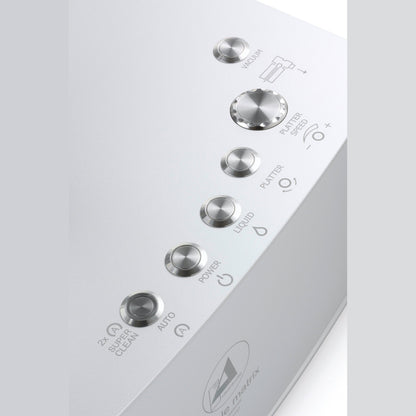 Clearaudio Double Matrix Professional Sonic Plattenwaschmaschine Silber Detailansicht Bedienfeld mit Tasten