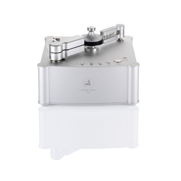 Clearaudio Double Matrix Professional Sonic Plattenwaschmaschine Silber Schrägansicht mit Absaugarm und Bürstenarm