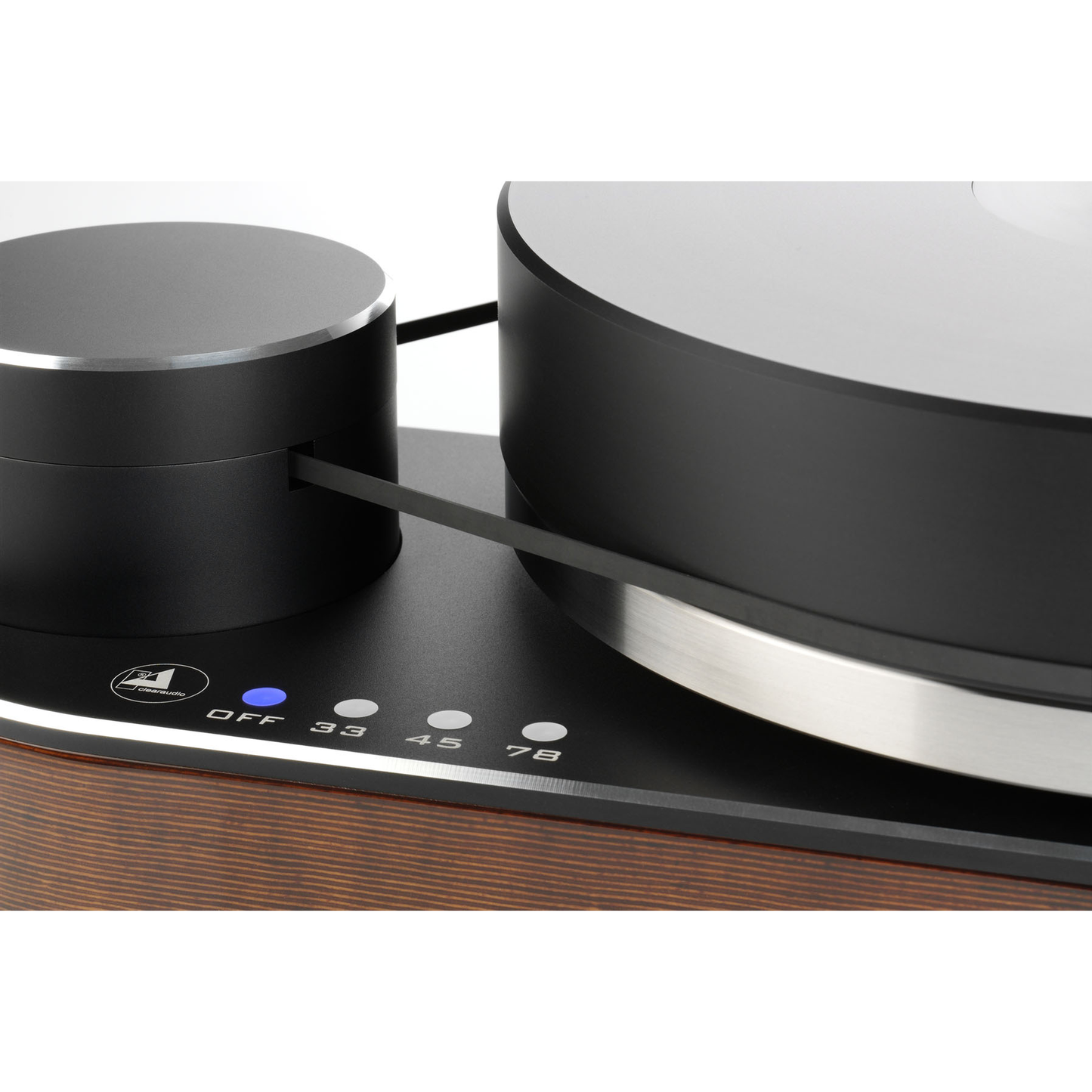 Clearaudio Master Jubilee Plattenspieler Displayansicht mit beleuchteter Drehzahlwahl 33, 45 und 78