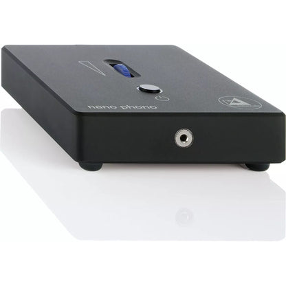Clearaudio Nano Phono Headphone V2 Phono-Vorverstärker Schrägansicht, schwarz, mit Kopfhörerbuchse