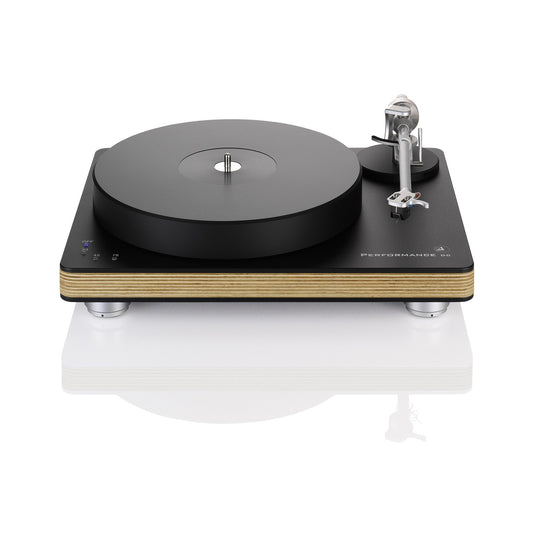 Clearaudio Performance DC Plattenspieler Schwarz/Holz Frontansicht, schwarze Zarge mit Multiplex-Holzkante