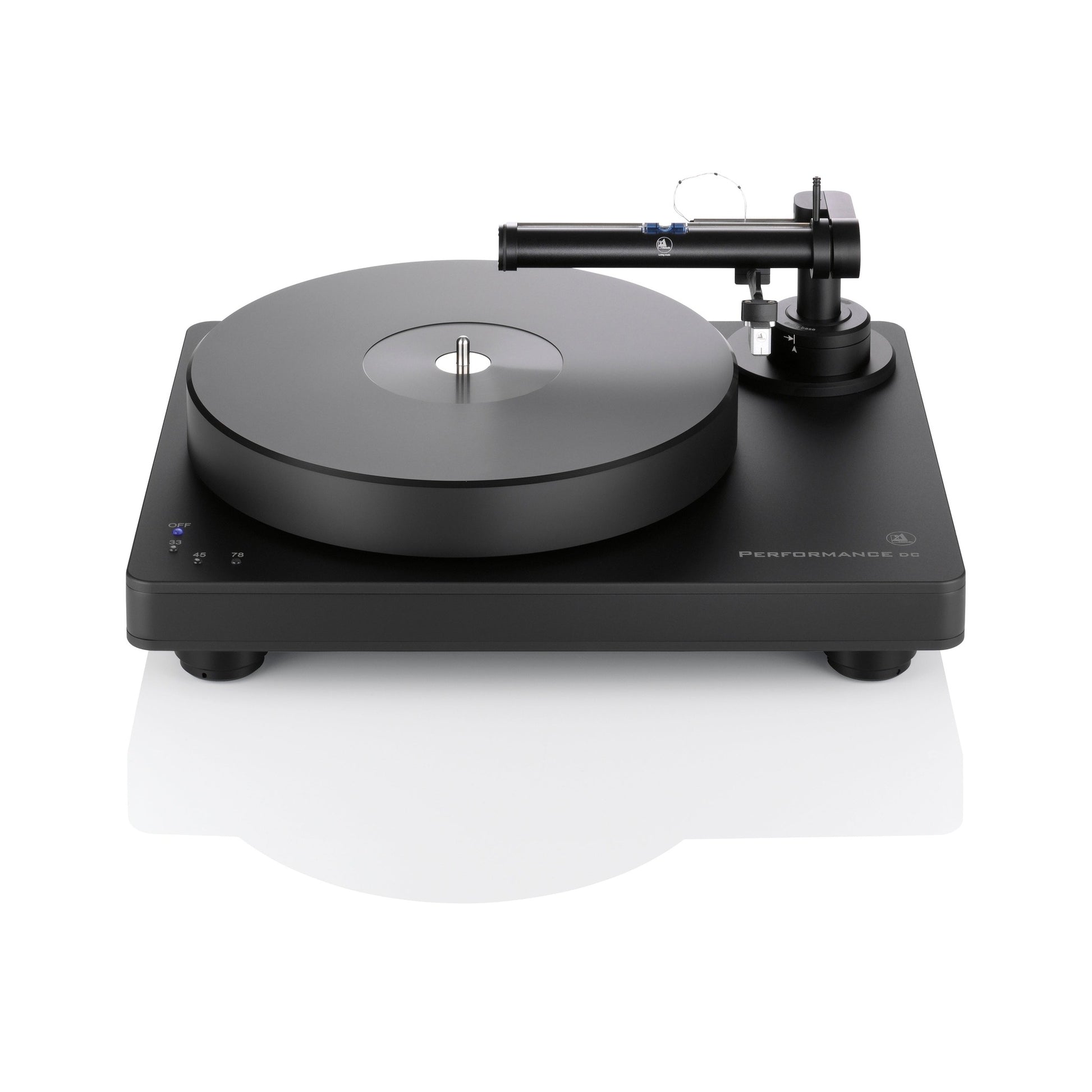 Clearaudio Performance DC Plattenspieler Schwarz/Schwarz Frontansicht mit schwarzem Tonarm und Tonabnehmer