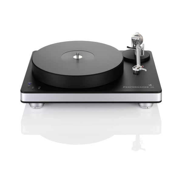 Clearaudio Performance DC Plattenspieler Schwarz/Silber Frontansicht mit Plattenteller, Tonarm und Tonabnehmer