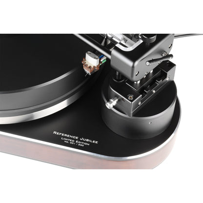 Clearaudio Reference Jubilee Plattenspieler Detailansicht Tonabnehmer und Tonarmbasis