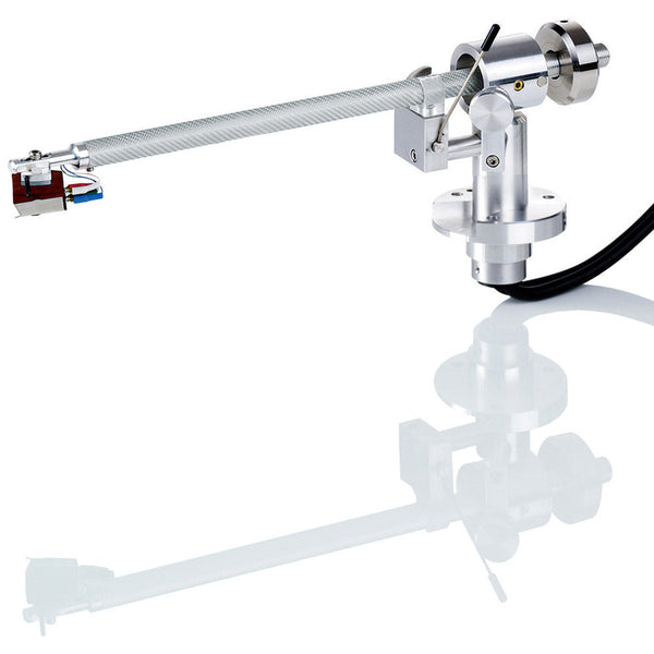 Clearaudio Satisfy Kardan Signature Tonarm Seitenansicht in Silber mit Carbon-Armrohr und Tonabnehmer