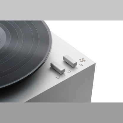 Clearaudio Smart Matrix Silent + Haube Plattenwaschmaschine Detailansicht Bedienhebel mit Funktionssymbolen