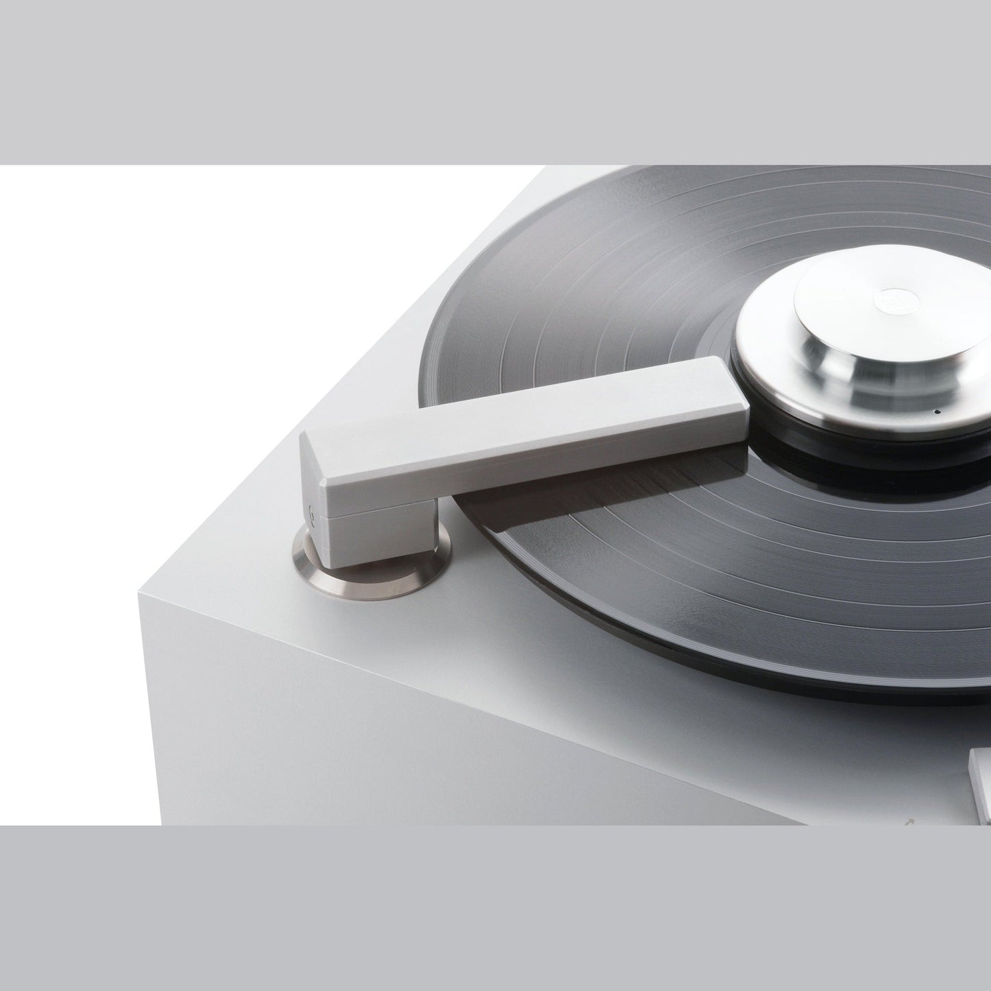 Clearaudio Smart Matrix Silent + Haube Plattenwaschmaschine Silber Detailansicht Plattenteller mit Schallplatte