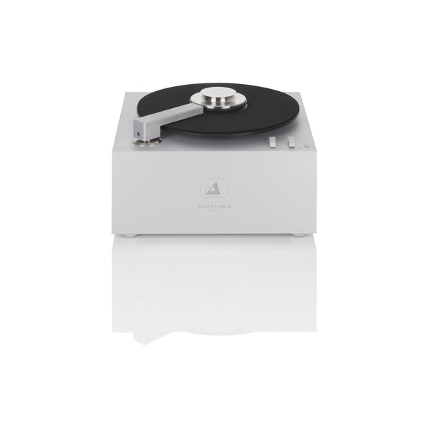 Clearaudio Smart Matrix Silent Plattenwaschmaschine Silber Frontansicht mit Absaugarm und Plattenteller