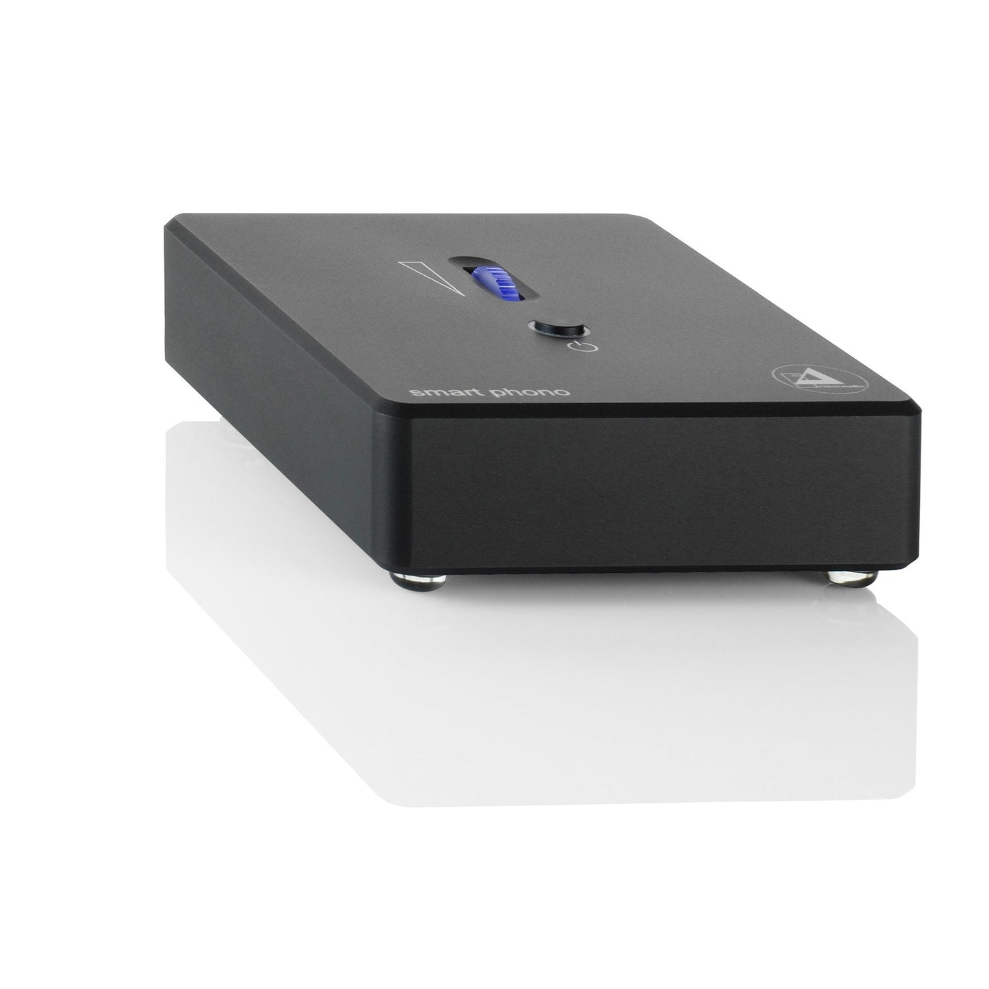 Clearaudio Smart Phono V2 Phono-Vorverstärker Schrägansicht, schwarzes Gehäuse mit Standby-Taster und Pegelrad