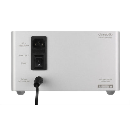 Clearaudio Smart Power 24V Statement Akku-Netzteil Silber Anschlussfeld mit AC-Eingang, Netzschalter und DC-Ausgang