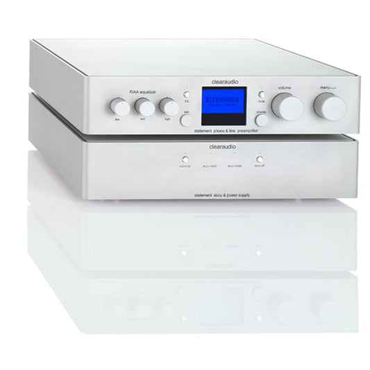 Clearaudio Statement Phono-Vorverstärker Frontansicht mit RIAA-Equalizer, Display und Netzteileinheit