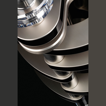 Clearaudio Statement v2 Plattenspieler Detailansicht Chassisebenen aus Aluminium mit Acryl-Element