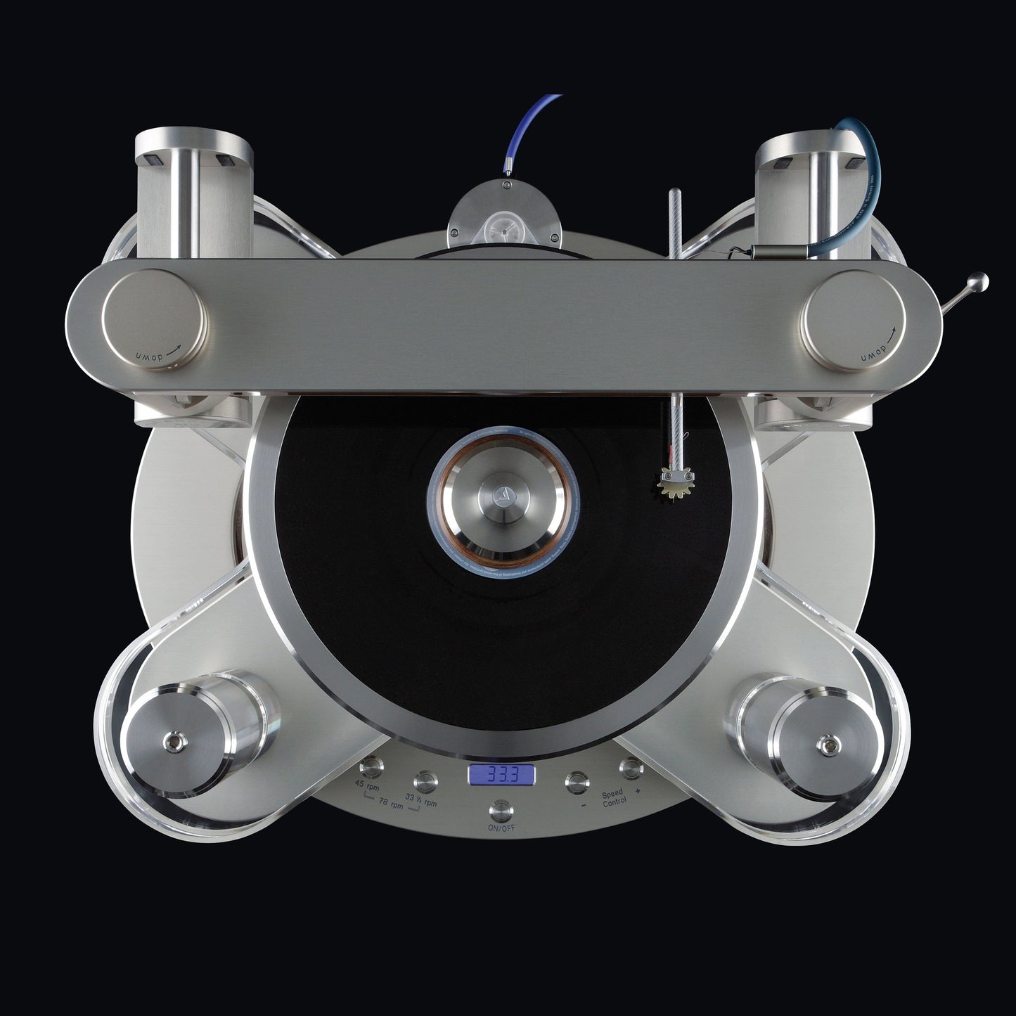 Clearaudio Statement v2 Plattenspieler Farbvariante Silber mit Schallplatte und Tangential-Tonarm