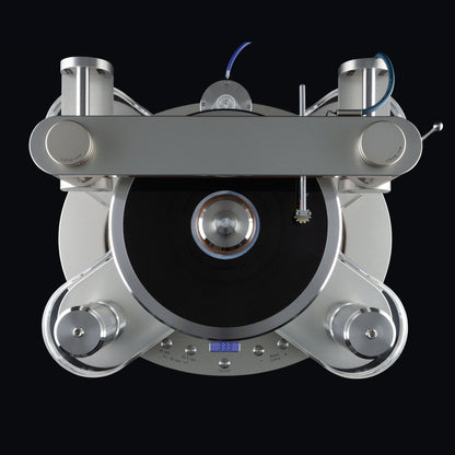 Clearaudio Statement v2 Plattenspieler Farbvariante Silber mit Schallplatte und Tangential-Tonarm