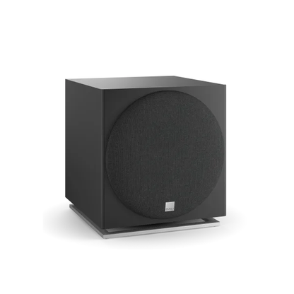 DALI Sub E-12 F Aktiv-Subwoofer Schwarz Schrägansicht mit Frontbespannung