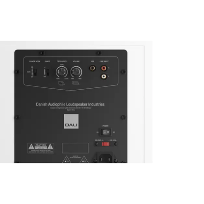 DALI Sub E-12 F Aktiv-Subwoofer Weiss Detailansicht Anschlussfeld mit Reglern und Cinch-Buchsen