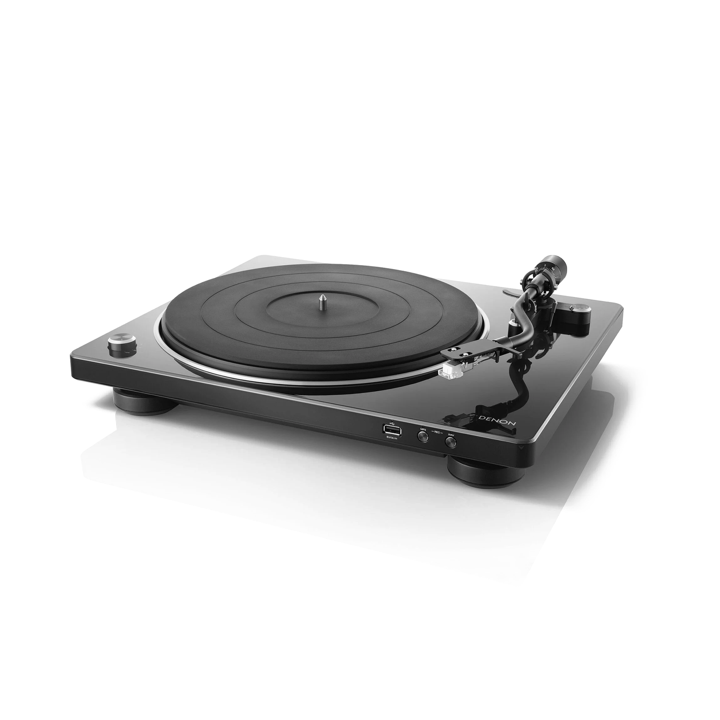 Denon DP-450USB Plattenspieler Schrägansicht mit USB-Anschluss