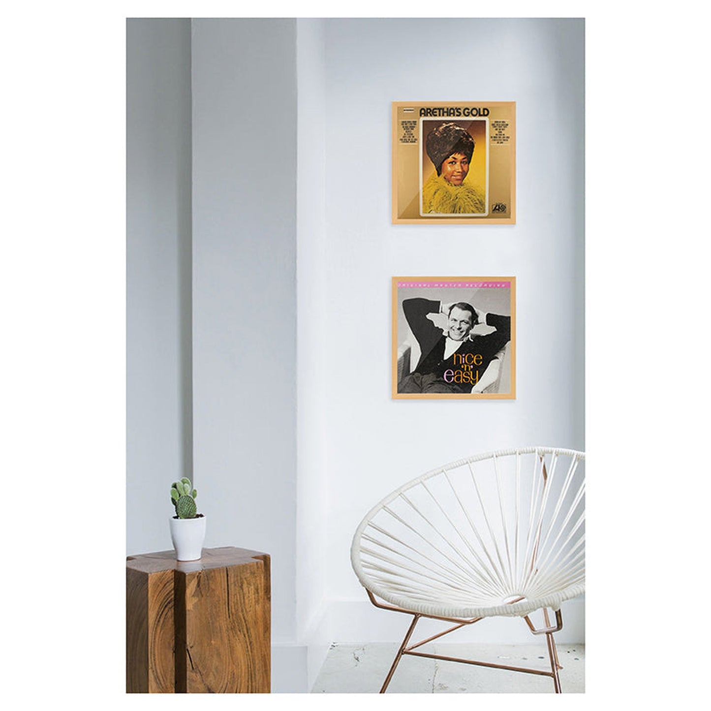 Dynavox Schallplatten-Wechselrahmen MDF Eiche Lifestyle zwei Rahmen an der Wand