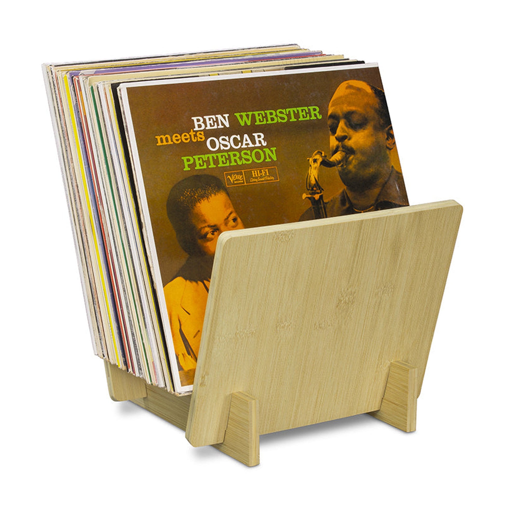 Dynavox ST40 Schallplatten-Ständer Hellbraun Schrägansicht mit eingestellten Schallplatten