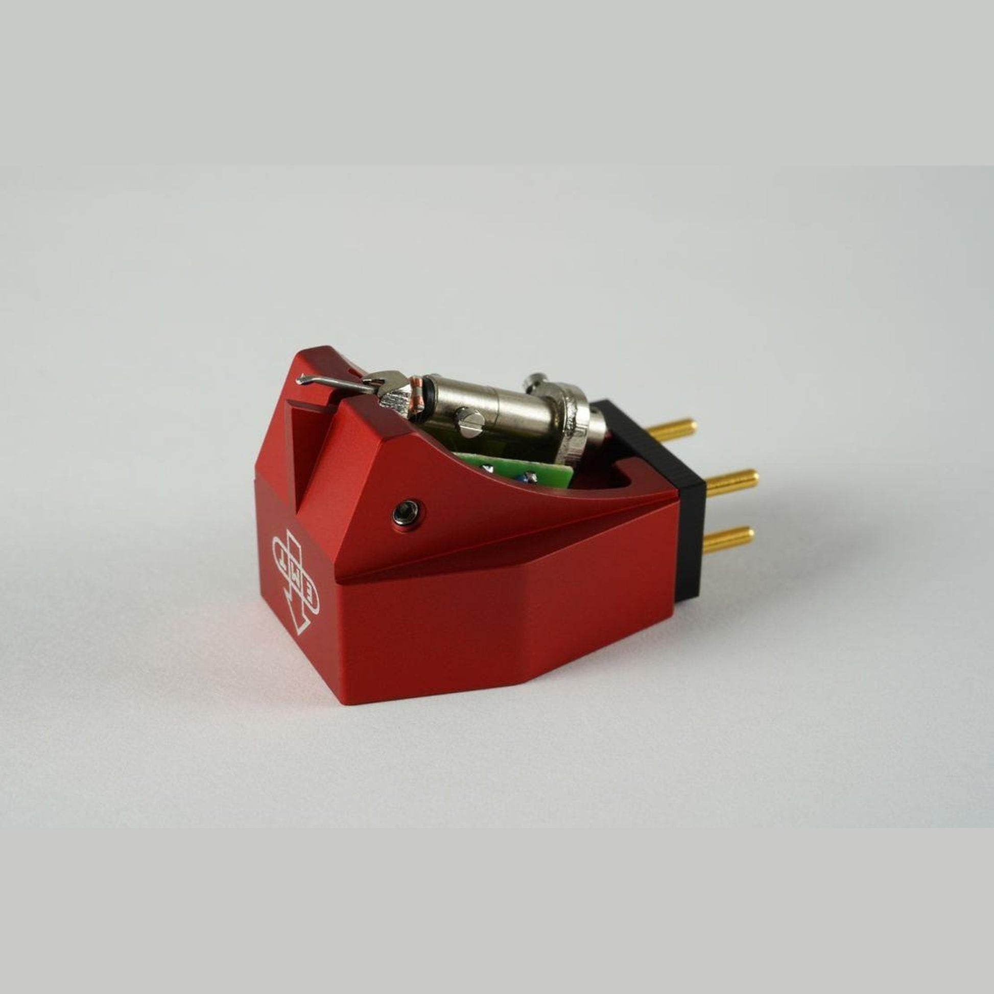 EMT HSD 006 MC-Tonabnehmer mit rotem Aluminiumgehäuse Schrägansicht