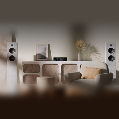 Eversolo T8 Streaming-Transport Lifestyle im Wohnraum mit Lautsprechern
