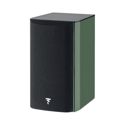 Focal Aria EVO X N°1 Regallautsprecher Moosgrün Hochglanz Schrägansicht mit aufgesetzter Abdeckung