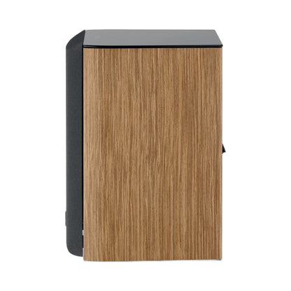 Focal Aria EVO X N°1 Regallautsprecher Nussbaum Seitenansicht mit Abdeckung und Echtholzfurnier