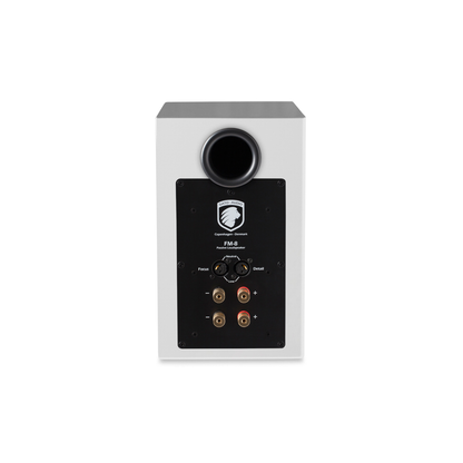 Gato Audio FM-8 Regallautsprecher Weiss Hochglanz Bassreflexöffnung und Bi-Wire-Terminals Rückansicht