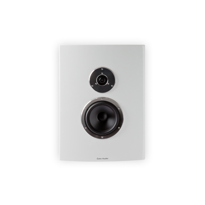Gato Audio FM-9 On-Wall-Lautsprecher Weiss Hochglanz Frontansicht mit Hochtöner und Tiefmitteltöner