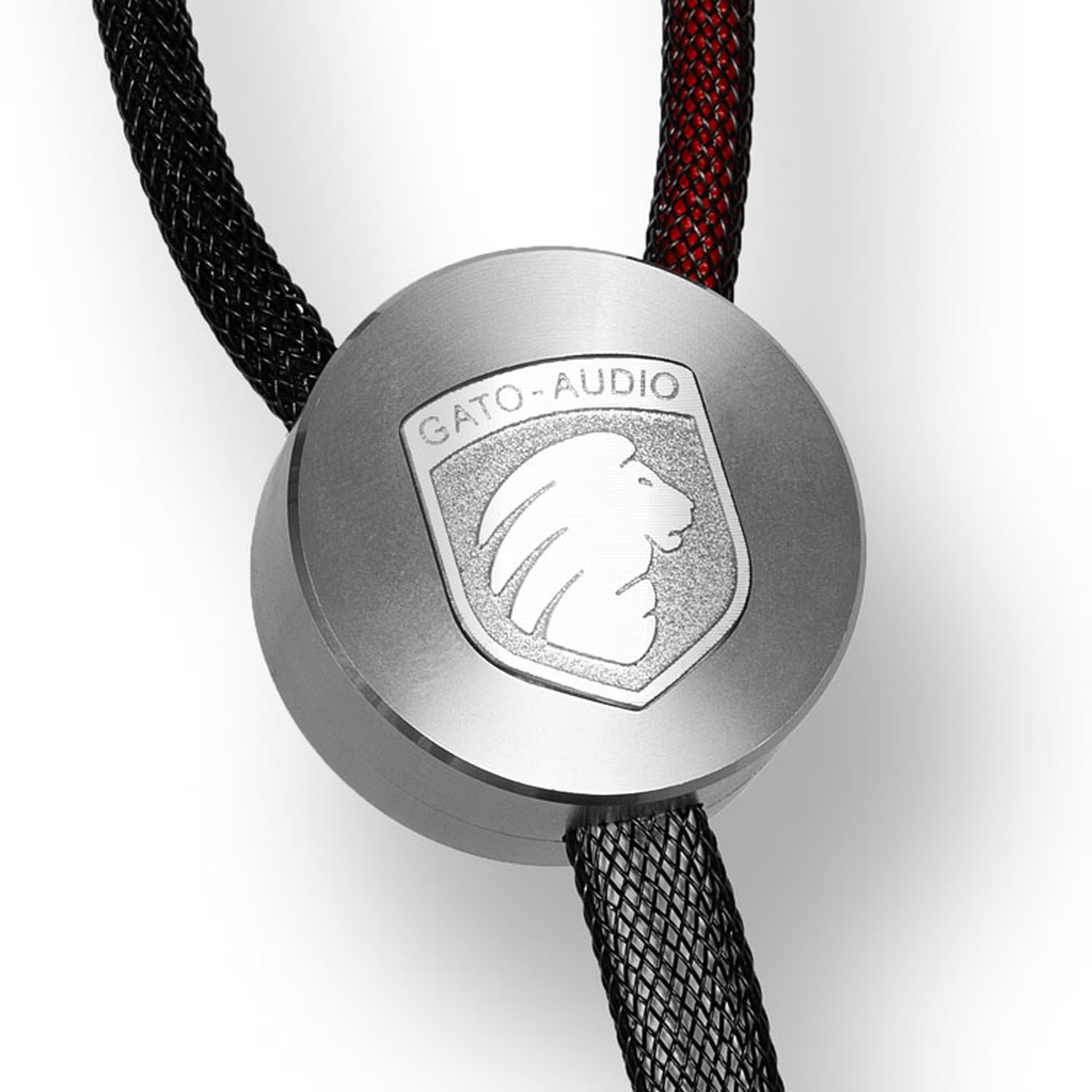 Gato Audio FTC White Lautsprecherkabel Detailansicht Verteilermodul aus Aluminium mit Markenemblem