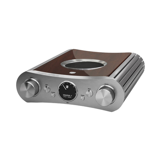 Gato Audio PRE-1 Vorverstärker Nussbaum Hochglanz Schrägansicht mit Aluminiumfront und Drehreglern