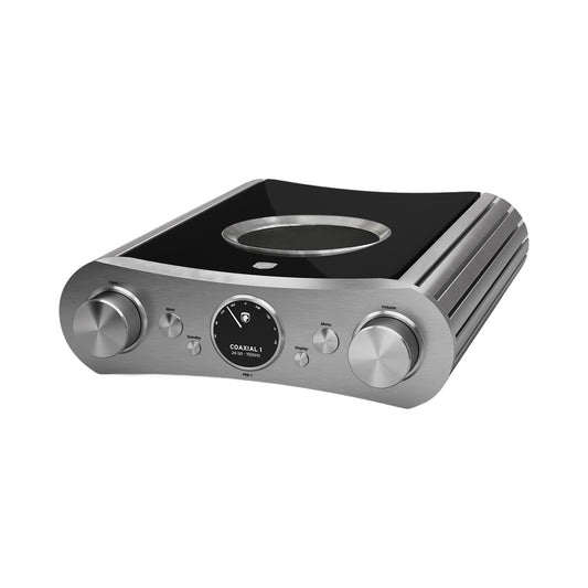 Gato Audio PRE-1 Vorverstärker Schwarz Hochglanz Schrägansicht mit Aluminiumfront und Drehreglern