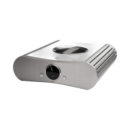Gato Audio PWR-222 Mono-Endverstärker Weiss Hochglanz Schrägansicht mit Aluminiumfront und Hochglanz-Deckplatte